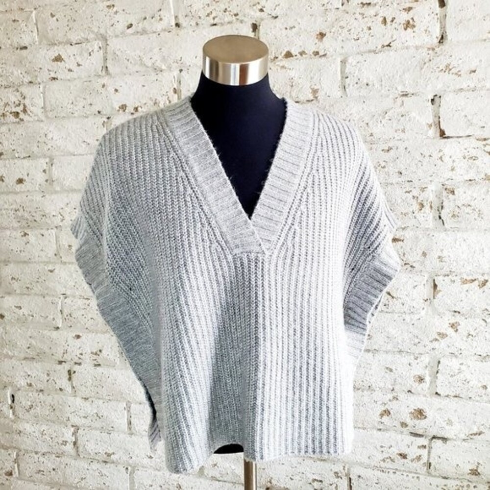 DKNY Pure Cropped Grey Sweater Cozy Fall Poncho NormCore Oversized V-Neck SZ M/L